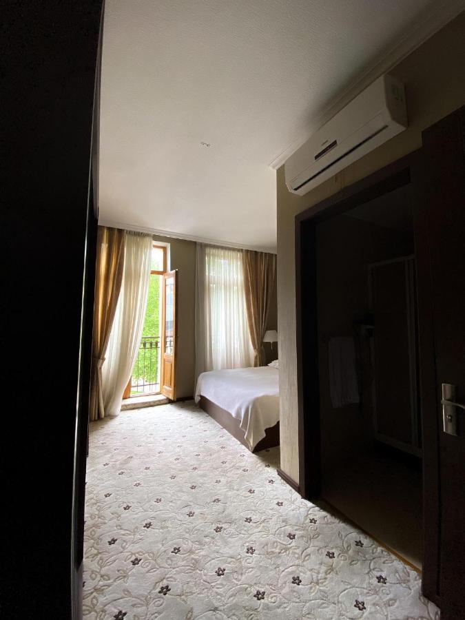 Hotel Empire Kutaisi Esterno foto