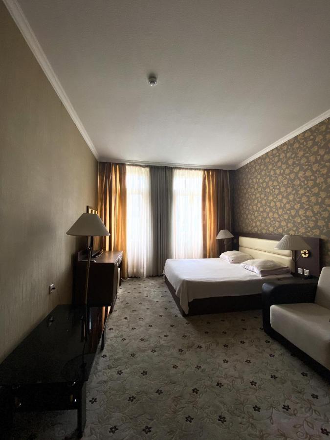 Hotel Empire Kutaisi Esterno foto